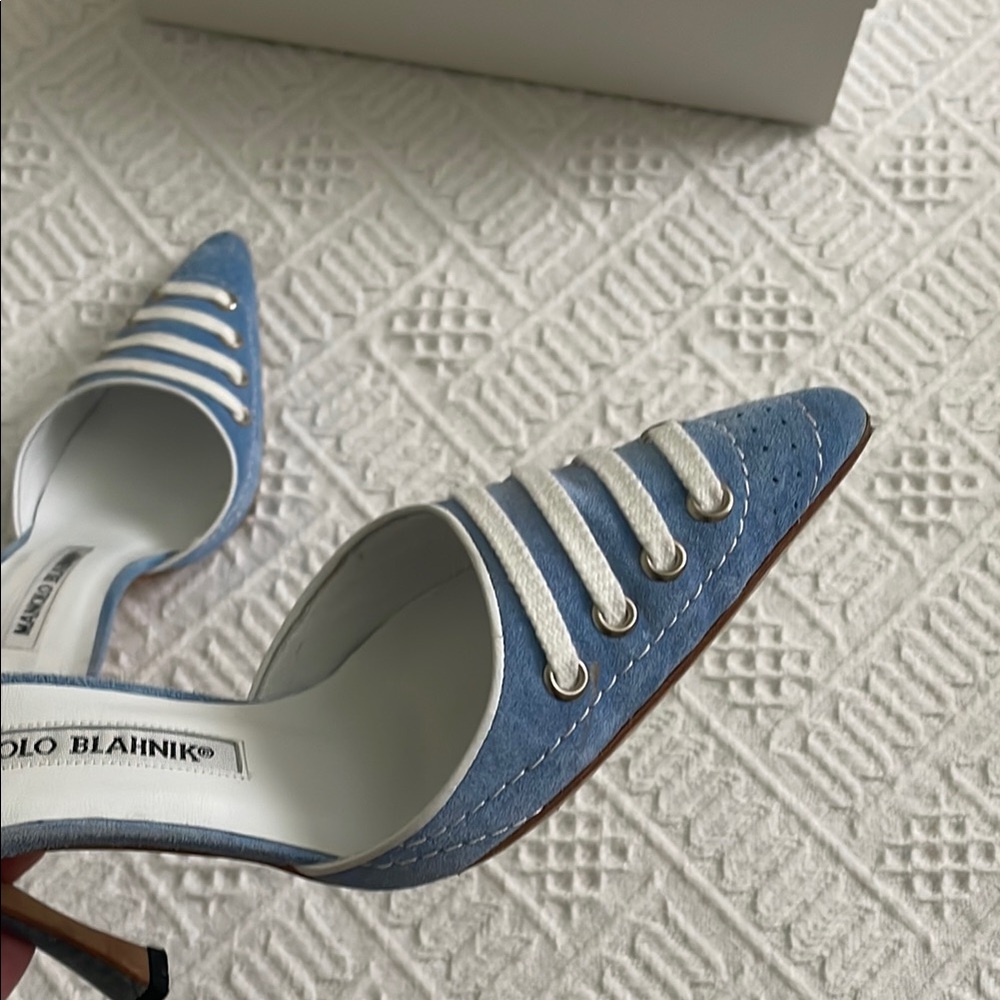 Manolo Blahnik Blue Suede sneaklo Heels - Picture 11 of 17